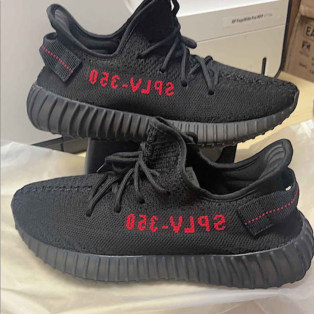 YEEZY BOOST 350 V2